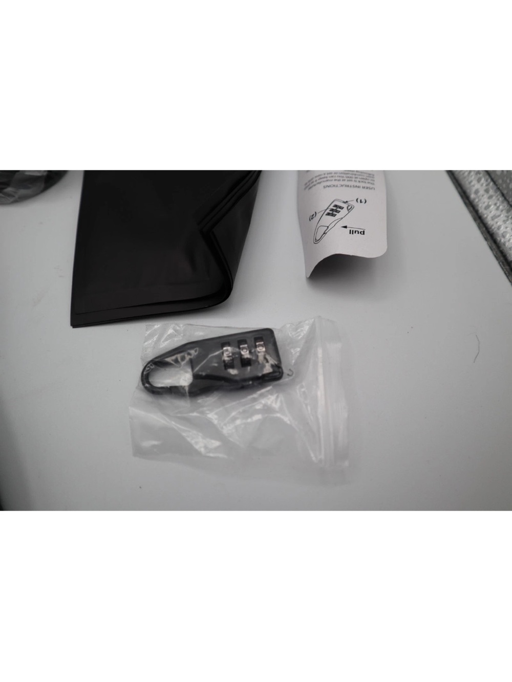 Brand new🎉 Enjoy Native Smell Proof Travel Bag with Lock - Black - Picture 7 of 13